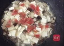 Illustration of how to make mushroom and tofu soup 6