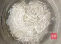 Illustration of how to make fried mushroom noodles with soy sauce 6
