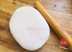 Illustration of how to make beef soup and potato hand-made noodles 4