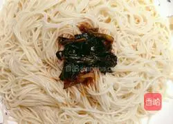 Illustration of how to make scallion oil noodles 7
