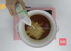 Illustration of how to make low-calorie peach gum milk tea 5