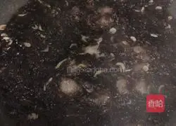 Lantern Festival on the 15th day of the first lunar month - Illustration of how to make seaweed, shrimp skin and egg drop soup 5