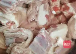 Illustration of how to make radish stewed lamb chops 1