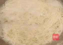 Illustration of how to make belly silk pot noodles 5