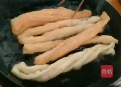 Illustration of how to make fried dough sticks 6