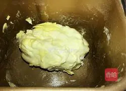 Illustration of how to make melon seed toast 3