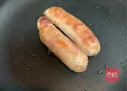 Illustration of how to make volcanic stone sausage pasta 7