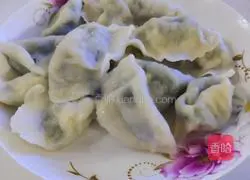 Illustration of how to make leek and egg dumplings 9