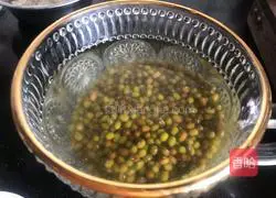 Lily, Red Date and Mung Bean Soup Recipe Illustration 1