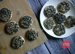 Illustration of how to make sweet potato bean paste cake 16