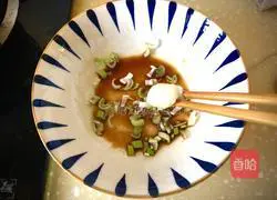 Illustration of how to make Longxu Noodles in Clear Soup 3