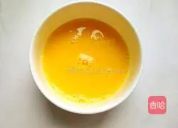 Illustration of how to make fried rice noodles with fish-flavored eggs 6