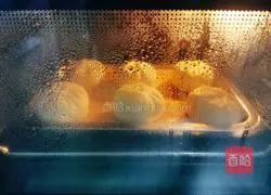 Illustration of making mushroom and green vegetable buns 22