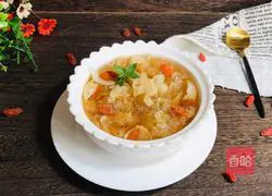 Illustration of how to make wolfberry rock sugar and white fungus soup 10