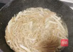 Illustration of how to make ham and mushroom soup 12