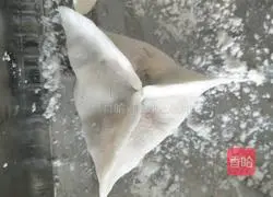 Illustration of how to make crystal QQ dumplings 14