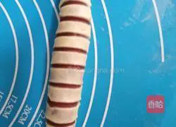 Illustration of how to make ham, chive and cheese bread 7