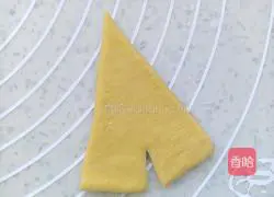 Illustration of how to make pumpkin croissants 10