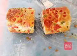 Illustration of how to make meat floss rolls 13