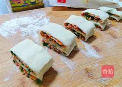 Illustration of how to make pan-fried flower rolls 12