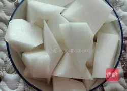 Illustration of how to make crucian carp and radish soup 9