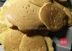 Illustration of how to make pan cake slices 15