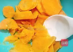 Illustration of how to make sweet potato pancakes 2