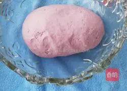 Illustration of how to make purple sweet potato flowers 3