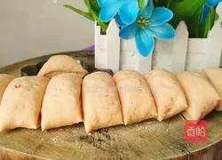 Illustration of how to make flower-shaped watermelon steamed buns 20