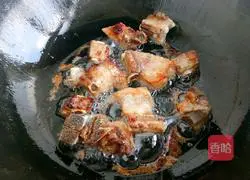 Illustration of how to make braised pork ribs and beans with noodles 3