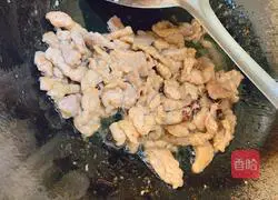 Illustration of how to make steamed braised noodles with soybean sprouts, beans and string beans 6