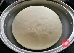 Illustration of how to make barbecued pork buns 4