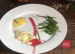 Illustration of how to make steamed Wuchang fish 3