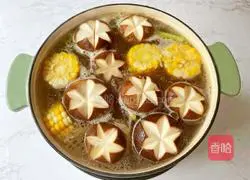 Illustration of how to make mushroom and corn pork ribs soup 11