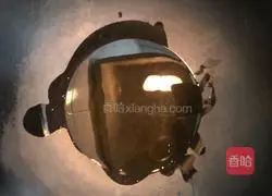 Illustration of how to make crucian carp powder skin soup 3