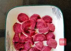 Illustration of how to make purple potato cakes 2