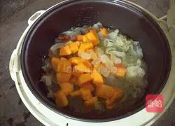 Illustration of how to make papaya and white fungus soup 4