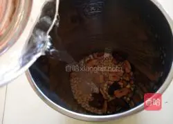 Illustration of making peanut red date soy milk 7