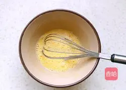 Illustration of how to make steamed egg custard with spinach and shrimp 4