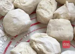 Illustration of how to make meat buns 10