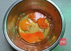 Illustration of how to make Chinese toon scrambled eggs 11