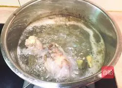 Illustration of how to make beef noodles in clear soup 4