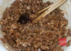 Illustration of how to make pork skin buns 13