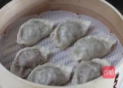 Illustration of how to make steamed noodles with beef and radish dumplings 10