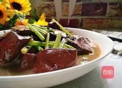  Illustration of how to make garlic, celery and pig blood 14