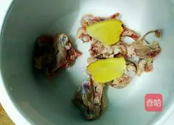 Illustration of how to make red mushroom stewed chicken 9