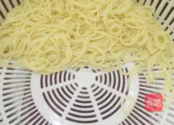 Illustration of how to make shrimp fried noodles 5