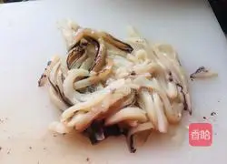 Illustration of how to make fried shredded squid with green pepper 2