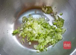 Illustration of how to make potato tray 2