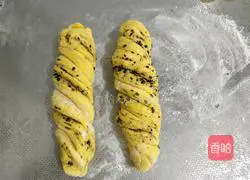 Salt and pepper black sesame pumpkin Illustration of how to make fried rolls 14